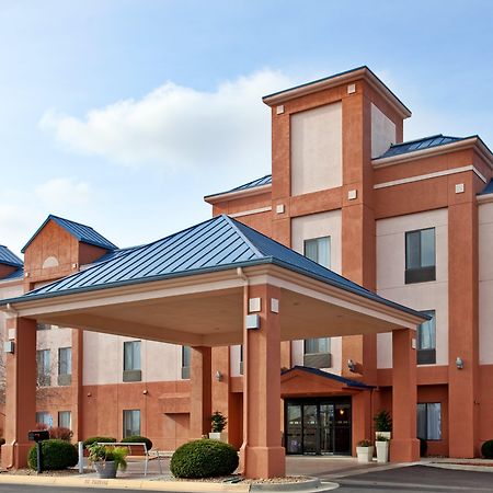 Spark By Hilton Lansing Exterior photo